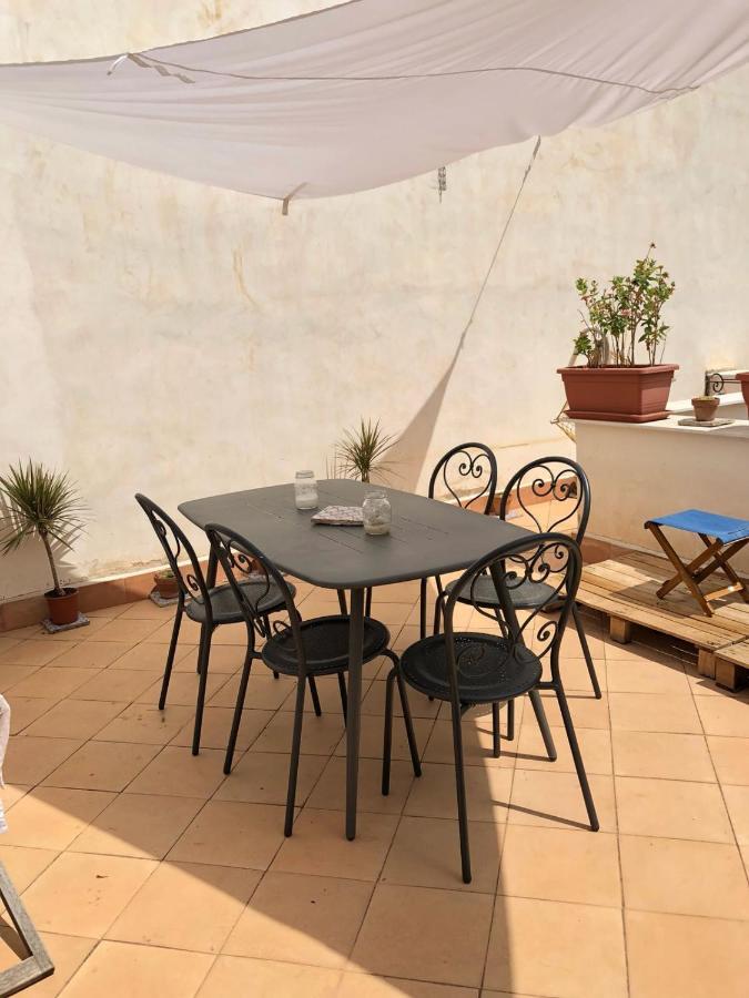Appartamento Mansardato Nel Cuore Di Palermo - Accesso Terrazza 外观 照片