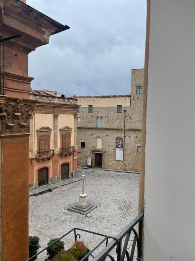 Appartamento Mansardato Nel Cuore Di Palermo - Accesso Terrazza 外观 照片